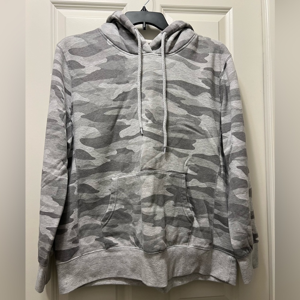 EUC Reflex gray camo hoodie. Size 2XL.
